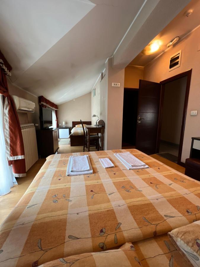 Hotel Royal Bijelo Polje Exteriör bild